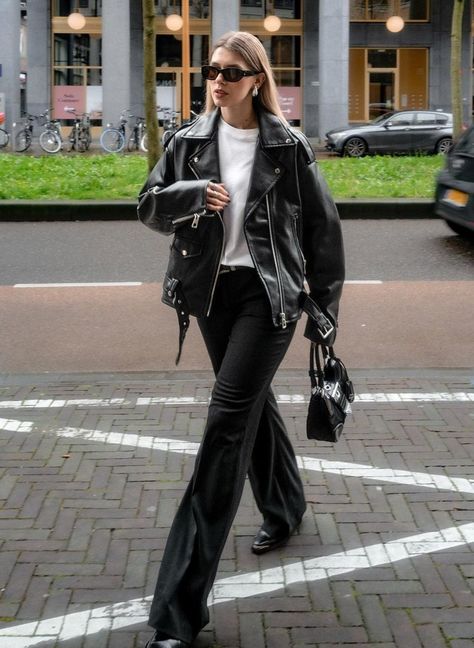 French Leather Jacket Outfit, Leather Jacket Outfit Formal, Black And White Leather Jacket Outfit, Bikers Outfit For Women, Oversized Leather Biker Jacket Outfits, Biker Outfit Aesthetic, Black Biker Jacket Outfit Women, Oversized Black Leather Jacket Outfit, Moto Jacket Outfit Women