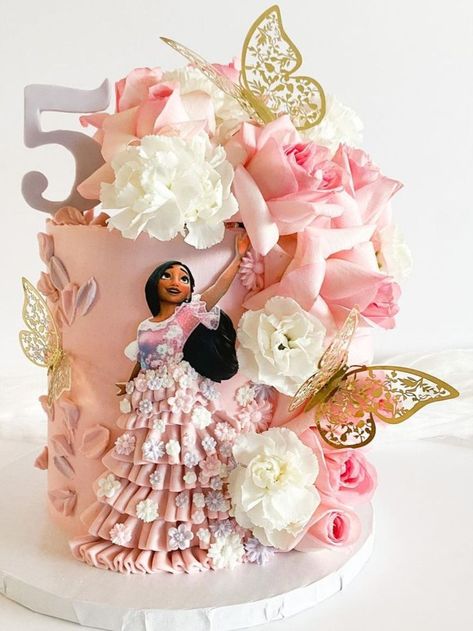 List of 15 beautiful Encanto Cake Design image ideas that may encourage you to have custom cake designs for your upcoming birthdays, weddings, anniversaries and special events. Image Credit @littlewishesbakehouse #encanto #encantocake #encantodisney #disney #cakeencanto #tortaencanto #santiagodechile #chile #pinkcake #birthdaycake #cakeart #cakeartist #cakeoftheday #cakecakecake #cakedesigner #cakestencil #cakeinspiration #floralcake #buttercreamcake Encanto Themed Birthday Cake, Encanto Flower Cake, Encanto Themed Cake, Encanto Cake Isabella, Isabella Encanto Cake Ideas, Gateau Encanto Disney, Encanto Birthday Cakes, Isabella Birthday Cake, Encanto Isabela Cake