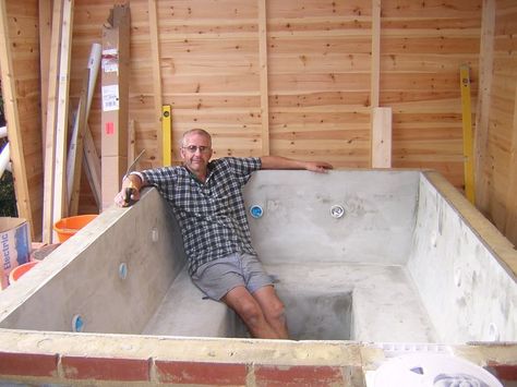 18 Ingenious DIY Hot Tub Plans & Ideas Suitable for Any Budget Ibc Pool, Bathtub Diy, Hot Tub Plans, Inground Hot Tub, Hot Tub Designs, Diy Hot Tub, Piscina Interior, Outdoor Tub, Diy Swimming Pool