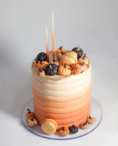 Pumpkin Torte Cake, Fall Colors Birthday Cake, Fall Birthday Cakes Men, Cute Thanksgiving Cake, November Birthday Cake Ideas, Thanksgiving Themed Cakes, October Birthday Cakes, Autumn Theme Cake, Professional Cake Recipe