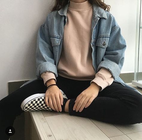 @TrashySoda Grunge Style Outfits, Moda Ulzzang, Mode Ulzzang, Mode Hippie, Pullover Outfit, Chique Outfits, K Fashion, Korean Fashion Trends, Ulzzang Fashion