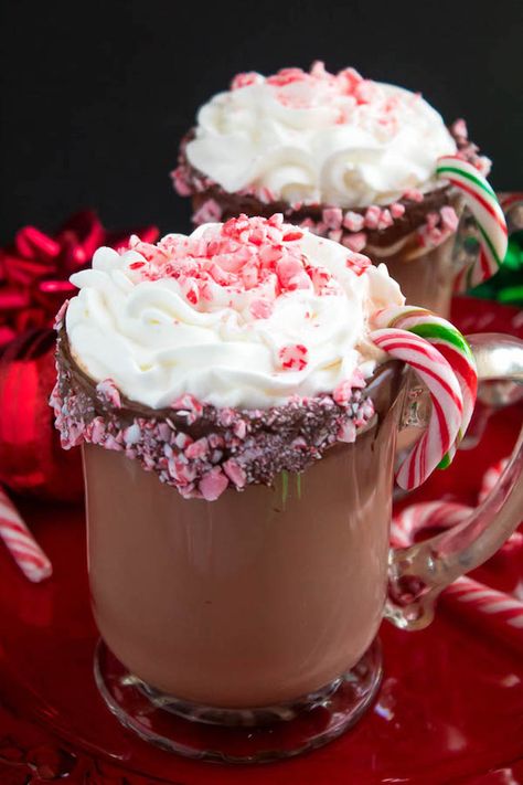 Candy Cane Hot Chocolate ~ Recipe | Queenslee Appétit Candy Cane Hot Chocolate, Wizard 101, Peppermint Whipped Cream, Chocolate Covered Strawberries Bouquet, Chocolate Whipped Cream, Delicious Hot Chocolate, Peppermint Hot Chocolate, Hot Chocolate Drinks, Holiday Drink