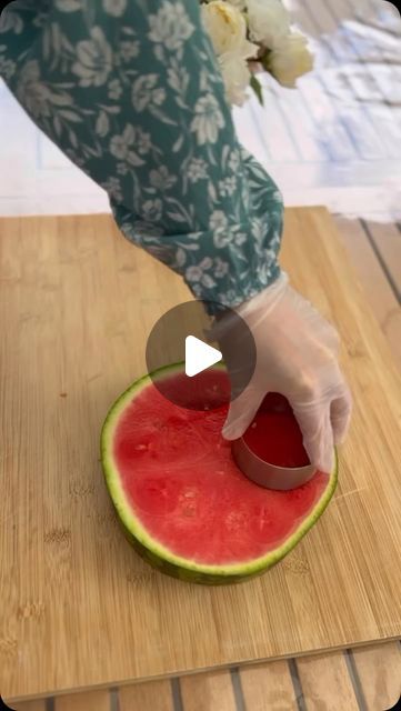 Interior Design & Home Decor on Instagram: "What a beautiful fruit decoration idea 🥰🤩 Credit @aizaparis_fr 💕💕💕 What do you think?🤩🤗😍

#healthyfood #healthylifestyle #healthtips #watermelon #decorations #fruits #stylings #homesweethome"