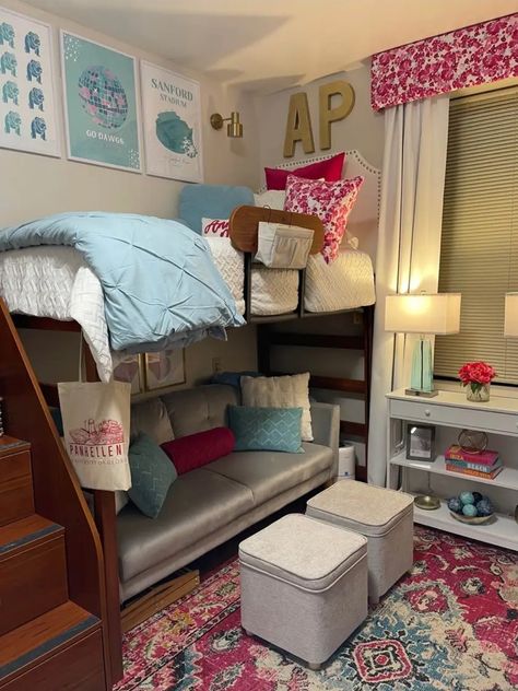 Uga Dorm, College Dorm Room Inspiration, Dorm Hacks, Dorm Inspiration, College Dorm Room Decor, Dorm Room Designs, Dorm Room Ideas, Dorm Room Organization, Dorm Room Inspiration