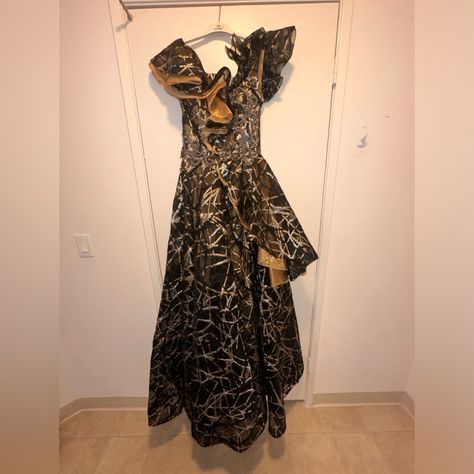 This Beautiful Wedding Guest Dress Has Never Been Worn Before, It Is Completely New. Wedding Guest Gown, Wedding Guest Gowns, Guest Dress, Wedding Guest Dress, Wedding Guest, Beautiful Weddings, Size 4, Women Shopping, Gold