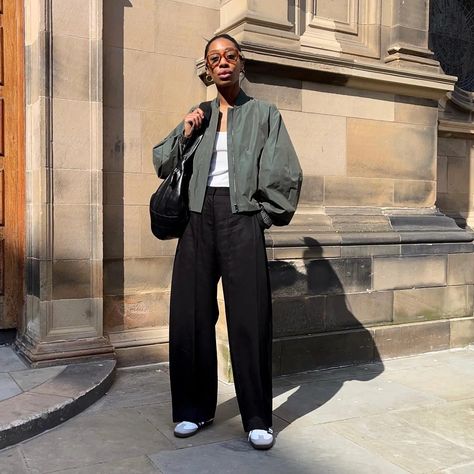 Cos Trousers, Wide Leg Trousers Outfit, Summer Pieces, Trouser Outfit, Black Wide Leg Trousers, Simple Fits, Transition Outfits, Minimal Outfit, Looks Street Style