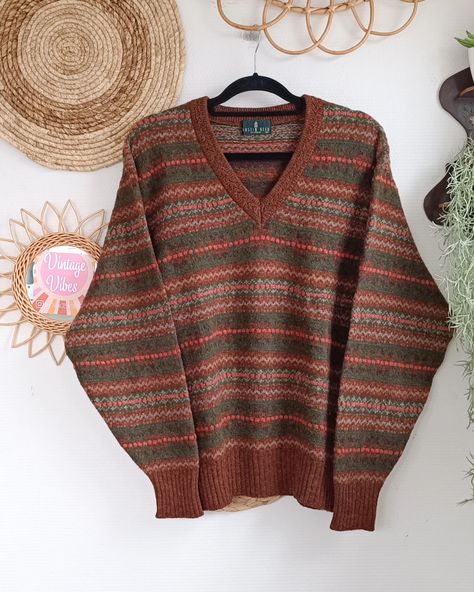 🍁 FOR SALE 🍁 €85,- Very cool vintage knitted sweater 🍂 Material: 100% wool Size: fits till a size L-XL Measurements taken while laying flat: armpit to armpit: 56cm armpit to wrist: 57cm total length: 70cm • shipping worldwide 🌍 • DM to purchase or visit my webshop, link in bio • payment with tikkie , IDEAL , Credit or Debet card , PayPal , Bancontact, Giropay , EPS , Klarna or Klarna Slice It ( pay in 3 parts ) • sales are final! Vintage Knitted Sweater, 80s Sweater, Sweater Material, Cool Vintage, Vintage Knitting, Vintage Vibes, Knitted Sweater, V Neck Sweater, Buy Vintage