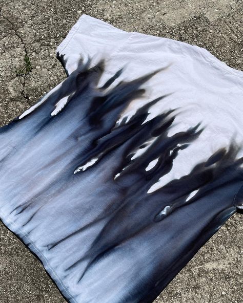 ✨ Results of my gravity dyeing / soda ash experiment I’ll make another post explaining my conclusions and which shirt is which process but for now,,, Lmk which dye pattern you like the best 🖤 (I’m obviously partial considering the cover pic of this post but I’m curious if anyone will like another one better lol) Tie And Dye T Shirt, Fabric Dyeing Techniques Tutorials, Tie Dye Patterns Background, Batik Dyeing, Gravity Art, Cool Tie Dye Patterns, Eco Printing Textiles, Indigo Dye Techniques, Tie Dye Shirts Patterns