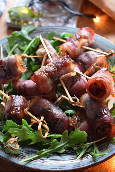 Date Stuffed, Dates With Goat Cheese, Maple Chili, Devils On Horseback, Bacon Dates, Mini Quiche Recipes, Wrapped Dates, Bacon Wrapped Dates, Easy Bacon