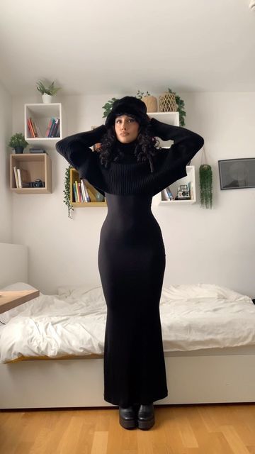 Black Dress Outfits Aesthetic, Skims Dress Outfit Ideas Casual, Date Outfit Black, Elegant Black Dress Outfit, Cute Fall Dresses Casual, Styling Long Dresses, Styling Long Black Dress, Shoes With Long Dress, Long Sleeve Skims Dress Outfit