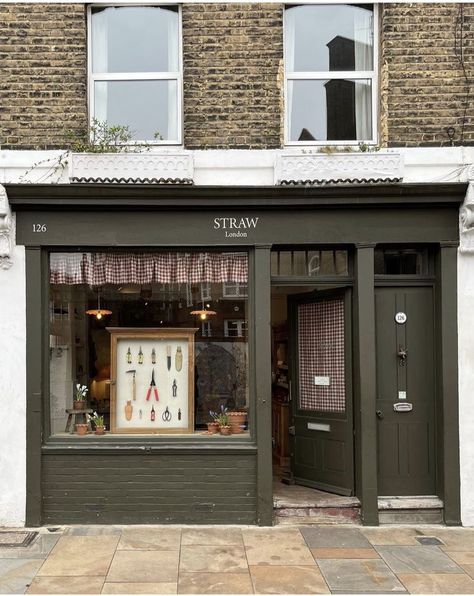 Straw London, Scroll Stoppers, Cafe Exterior, Columbia Road Flower Market, Liz Marie, Liz Marie Blog, Storefront Design, Cafe Shop Design, Shop Fronts