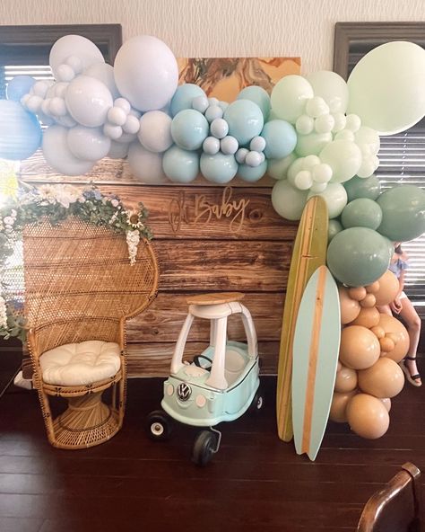 Baby on Board Boy Surf Baby Shower Baby On Board Balloon Arch, Surf Gender Reveal, Baby On Board Decorations, Baby Boy Shower Ideas Summer, Surf Party Theme, Surf Party Centerpieces, Beach Boy Baby Shower Theme, Beach Theme Baby Shower Boy, Aloha Baby Shower Ideas Boy