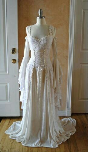 Pirate Wedding, Medieval Wedding, Fantasy Dresses, Medieval Dress, Fairytale Dress, Corpse Bride, Fantasy Dress, Beautiful Gowns, Fancy Dresses