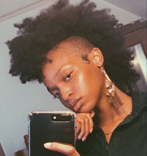 #frohawk #mohawk #altblackmission #alternative #black #naturalhairstyles Short Afro Mohawk, Afro Puff Mohawk, Black Queer Hairstyles, Queer Black Hairstyles, Punk Black Hairstyle, Mohawk Dreads Women, 4c Frohawk, Frohawk Women, Black Hair Mohawk Styles