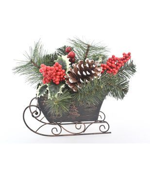 Christmas Sleigh Decorations, Sleigh Christmas, Christmas Plants, Traditional Christmas Decorations, Christmas Centerpieces Diy, Christmas Mason Jars, Flowers Arrangements, Christmas Jars, Christmas Sleigh