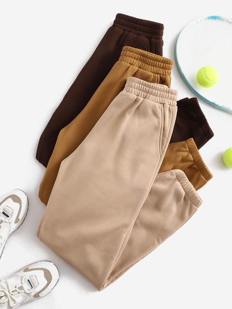 Joggers Outfit Women, Kids Fashion Wear, Creative Fashion Photography, Blouse Casual Fashion, Classy Couple, Sports Pants Women, Cargo Pants Outfit, Joggers Outfit, Joggers Pants