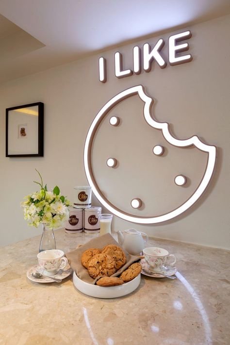 Wall, Room, Interior design, Food, Table, Dish, Sweetness, Cuisine, Furniture, Tableware, Cookies Shop Design, Cookie Store Design, Cookies Store, Cookie Store, Doubletree Cookies, Cookies Shop, Cookie Corner, Cookie Display, Cookies Light