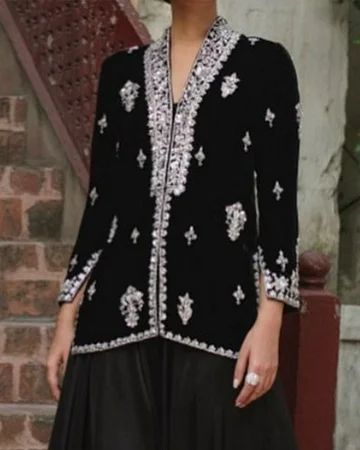 RETRO VELVET STYLE Indian Jackets For Women, Black Velvet Jacket Outfit, Embroidery Jackets For Women, Blazers For Wedding, Waist Coat For Women, Velvet Jacket Outfit, Velvet Pakistani Dress, Velvet Jackets Women, Velvet Dresses Outfit