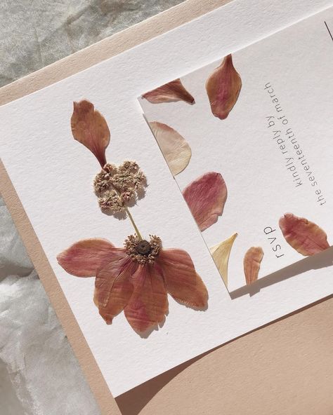 Flower Bussines, Wedding Powerpoint, Diy Dried Flowers, Minimal Stationery, Unique Wedding Stationery, Wedding Brand, Pressed Flower Crafts, Just B, Bridal Invitations