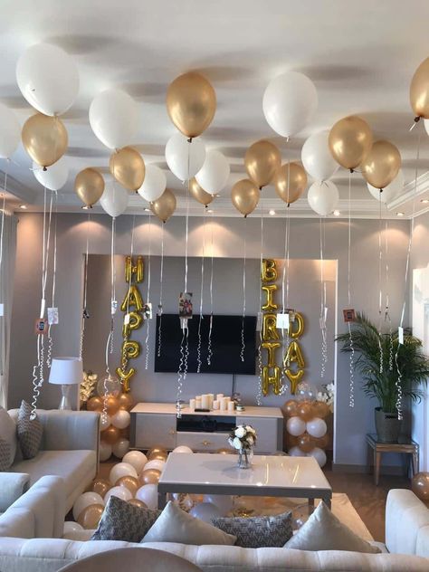 Ceiling Hanging Balloons Balloon Ceiling Decorations, Free Printable Baby Shower Invitations, Balloon Ceiling, Balloon Drop, Balloon Invitation, Corner Decor, Elegant Birthday, Free Invitation Templates, Fabulous Birthday