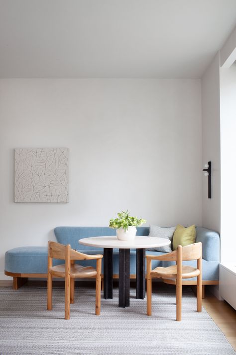 E 12TH STREET, NYC — NESTA STUDIO Small Banquette Seating, Small Banquette, Booth Dining Table, Blue Dinning Room, Seating Nook, Booth Seating In Kitchen, Dining Room Corner, Townhouse Interior, Deco House