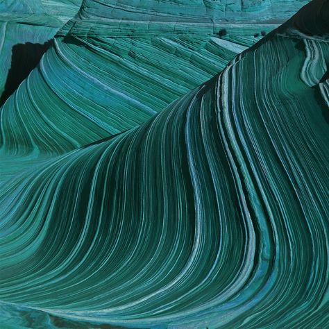 Swirling Patterns Wave Green Mountain Nature #iPad #Air #wallpaper Ipad Air Wallpaper, Hd Wallpaper Android, Computer Wallpaper Desktop Wallpapers, Mountain Nature, Waves Wallpaper, Green Mountain, Art Style Inspiration, Green Nature, Background Vintage