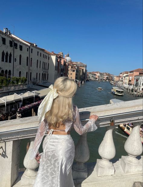 Venice Italy Instagram Pictures, Venice Italy Aesthetic Outfit, Venice Photo Ideas, Venice Outfit, Venice Summer, Venice Photos, Italy Venice, Europe Outfits, Italy Fashion