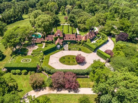 Tommy Hilfiger’s Greenwich Home Hits The Market For $47.5 Million Beautiful Estates, Countryside Manor, Greenwich Connecticut, Mega Mansions, Tuscan House, Greenwich Ct, Mansions For Sale, Country Estate, Celebrity Houses