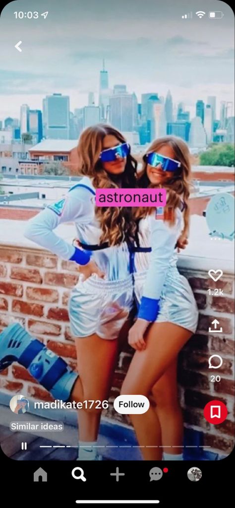 Preppy Astronaut Halloween Costume, Space Aliens Costume, Nasa Costume Women, Cute Astronaut Costume, Astronaut And Alien Costume Couples, Astronauts Costume, Space Costume Ideas, Space Halloween Costumes, Space Outfit Ideas