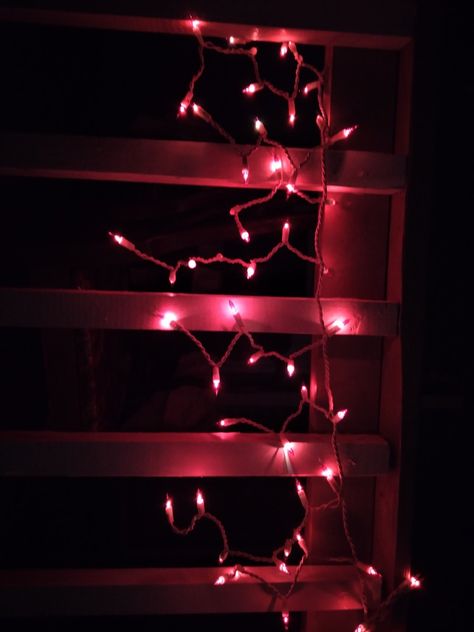 Dark Red Aesthetic Christmas, Red And Black Christmas Aesthetic, Dark Xmas Aesthetic, Red Xmas Aesthetic, Christmas Red Aesthetic, Dark Red Christmas Aesthetic, Red Aesthetic Christmas, Christmas Academia, Red Christmas Aesthetic