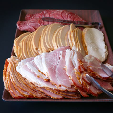 Deli Meat Platter, Cheese Platter Presentation, Meat Cheese Platters, Deli Platters, Deli Tray, Cheese And Cracker Tray, Meat And Cheese Tray, Meat Trays, Cheese Trays