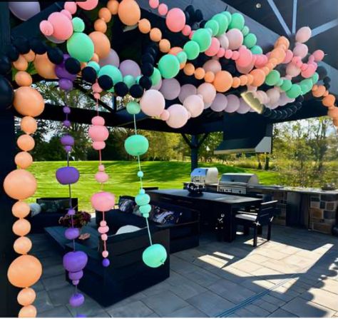 Dance Decor, Hanging Balloons, Swift Party, Balloon Ceiling, Dance Decorations, Arch Ideas, Garland Backdrops, Taylor Swift Party, 80s Theme