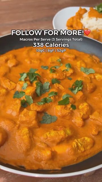 Daily Fitness Tips & Nutrition on Instagram: "HEALTHY LOW CALORIE BUTTER CHICKEN! SO Delicious & Easy!😋 follow 👉 @theplanetofitness follow 👉 @theplanetofitness follow 👉 @theplanetofitness . Credit 📸 @_aussiefitness . ‼️Follow @theplanetofitness for more tips🔥 (Per serve, 3 servings in total) MACROS: 338CAL | 10gC | 8gF | 52gP Macros are only for the butter chicken. This low calorie butter chicken recipe is a great alternative to takeout butter chicken which can have up to 1,000 calories, o Macro Friendly Butter Chicken, Low Cal Butter Chicken, Butter Chicken Low Calorie, Low Calorie Curry Recipes, Low Calorie Butter Chicken, High Protein Butter Chicken, Low Fat Butter Chicken, Low Cal Chicken Breast Recipes, Healthy Butter Chicken