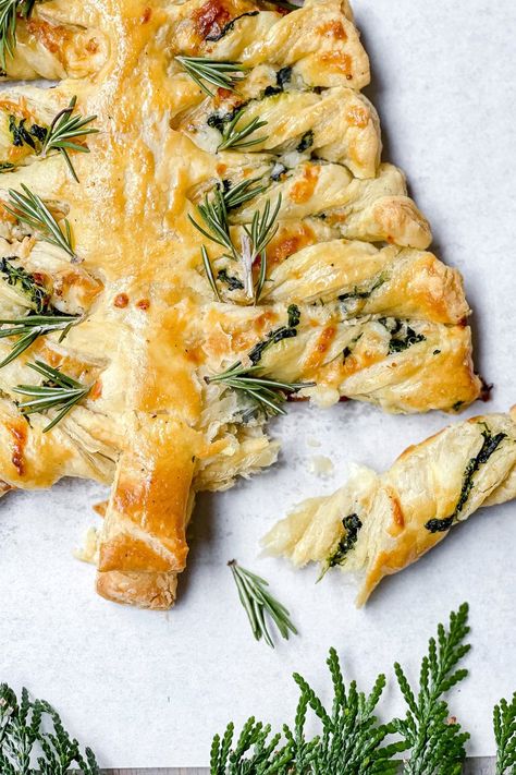 Puff Pastry Christmas Tree, Pastry Christmas Tree, Puff Pastry Christmas, Pastry Christmas, Tree Spinach, Spinach Filling, Spinach Puff Pastry, Savory Puff Pastry, Spinach Puff