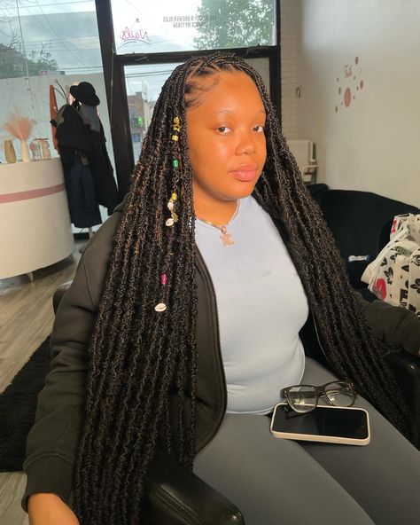 Infinity locs now available for booking + junk loc as a add on 😍 Use code “school” for $20 off soft locs + distressed locs • Book under: Distressed locs; 32” infinity locs + junk loc ⁃ Located in Queens, NY📍 • • - • • • • #invisiblelocsnyc #nychairstylist #softlocsny #knotlessbraidsnyc #distressedlocsnyc #nitalocsny #butterflylocsny #fauxlocsny #locsbynayy #retwistnyc Soft Locs Bun, Small Soft Locs, Infinity Locs, Locs Distressed, Distressed Locs, Locs Bun, Soft Locs, Queens Ny, Pretty Braided Hairstyles