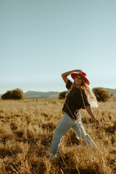 Western Headshots, Kendall Photoshoot, Western Fashion Editorial, Western Fashion Photoshoot, Hippies And Cowboys, Western Photoshoot, Jackson Hole Wedding, Western Photography, Editorial Photoshoot