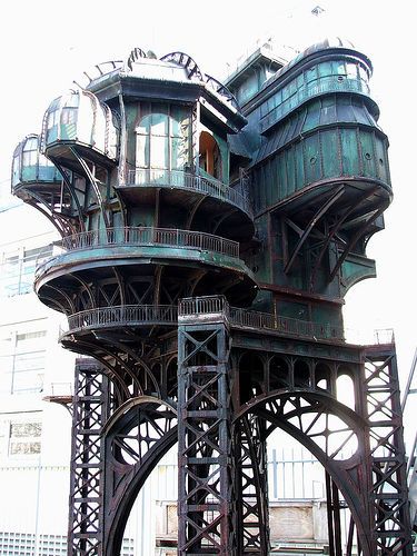 Steampunk treehouse, built for the movie “City of Lost Children,” 1995.  With thanks to @Irynka Architecture Cool, Architecture Unique, Unusual Buildings, Unusual Homes, Interesting Buildings, Amazing Buildings, Unique Buildings, Unique Houses, Unique Architecture