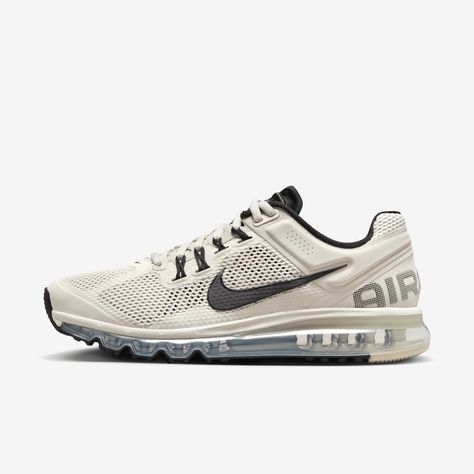 Back and just as stylish as ever. The Air Max 2013 returns with mesh detailing and sporty, no-sew overlays to help keep you looking and feeling fresh. Plus, tried-and-true Flywire lacing and classic full-length Air cushioning provide lasting comfort and support. Mens Fashion Nike, Nike Air Max Mens, Mens Shoes Casual Sneakers, Mens Nike Shoes, Winter Sneakers, Workout Shoes, Jordan 5, Gym Shoes, Sneakers Men Fashion