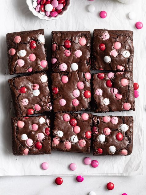 The Best Chocolate Pound Cake - Browned Butter Blondie M M Brownies, Valentines Baking, Chocolate Sugar Cookies, Delicious Brownies, Homemade Brownies, Browned Butter, My Funny Valentine, Fudge Brownies, Bake Sale