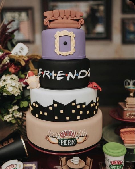 Bolo Tumblr, Family Landscape, Friends Birthday Cake, 14th Birthday Cakes, Snow Love, Friends Winter, Photography Coffee, Friends Cake, Friends Cast