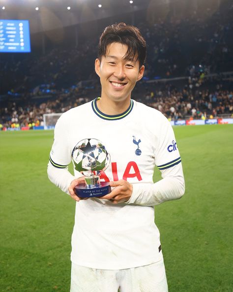 Football Archives, Hm Son, Son Wallpaper, Son Heung Min, Champions Leauge, Vincenzo Cassano, Tottenham Hotspur Football, Min Son, Football Players Images