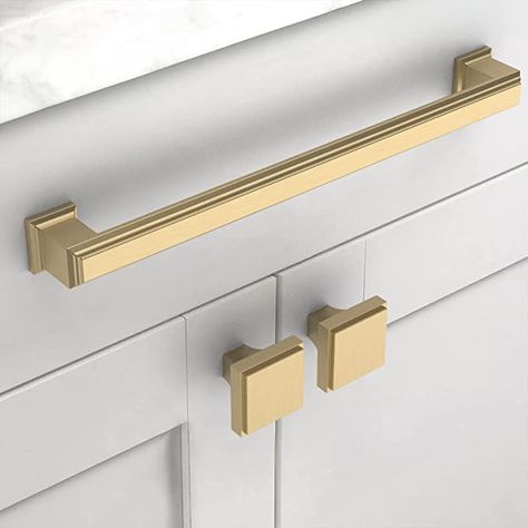 Brushed Brass Cabinet Pulls, Gold Kitchen Cabinet Pulls, Kitchen Handles Gold, Cabinet Handle Ideas, Brushed Gold Kitchen Hardware, Gold Kitchen Handles, Kitchen Cabinet Handles Gold, Gold Hardware Kitchen, Kitchen Drawer Hardware