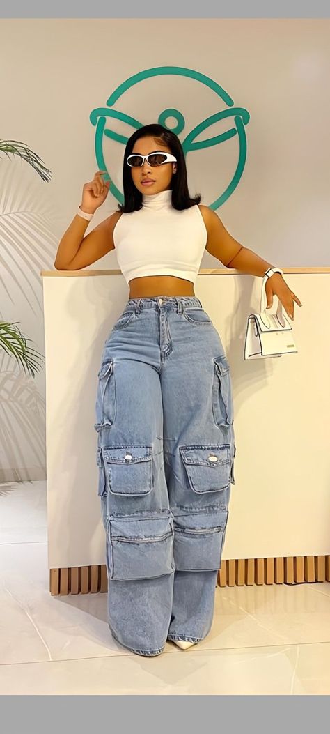 #USA  #fashioninspo #fashionidea #fashioncasual #fashionrebellen #fashionableclothes #fashionablefitness #fashionably #fashiongirl #fashionshop #fashionaesthetics  #stylegoals #trendythreads #fashionblogger #stylegoals #trendythreads  #styleinspiration #instafashion Cargo Pants Ideas For Women, Fashionova Outfits Casual, High Fashion Looks Outfit, Oversized Pants Outfit Black Women, Cargo Pants Outfits Women Summer, Bbq Outfit Ideas Black Women, Girly Brunch Outfit, What To Wear In Mexico City, Jeans Date Outfit