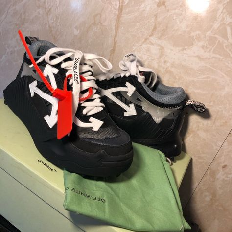 Off White Shoes Outfit, Tiktok Dump, Drip Style, White Shoes Outfit, Off White Shoes, White C, Virgil Abloh, Air Jordan Sneaker, Sneakers Fashion