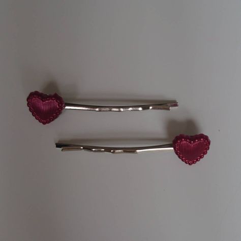 These lovely heart shaped Bobby Pins each comprise of a gorgeous textured resin heart. The cabochon is securely affixed to a choice of Antique bronze effect or silver tone hair pin. They are hand made with love and make a wonderful accessory for your hair. Whether for yourself or gift giving, they will no doubt be a treasured item. You will receive one Pair of hair slides, presented on card and beautifully gift wrapped. Simply choose which colour and pin finish you would like. Classic deep Red. Heart Shaped Accessories, Heart Hair Pin, Valentines Hair, Heart Hair Clips, Bobby Pin Hair, Hair Slides, Pin Hair, Remy Human Hair Wigs, Heart Hair