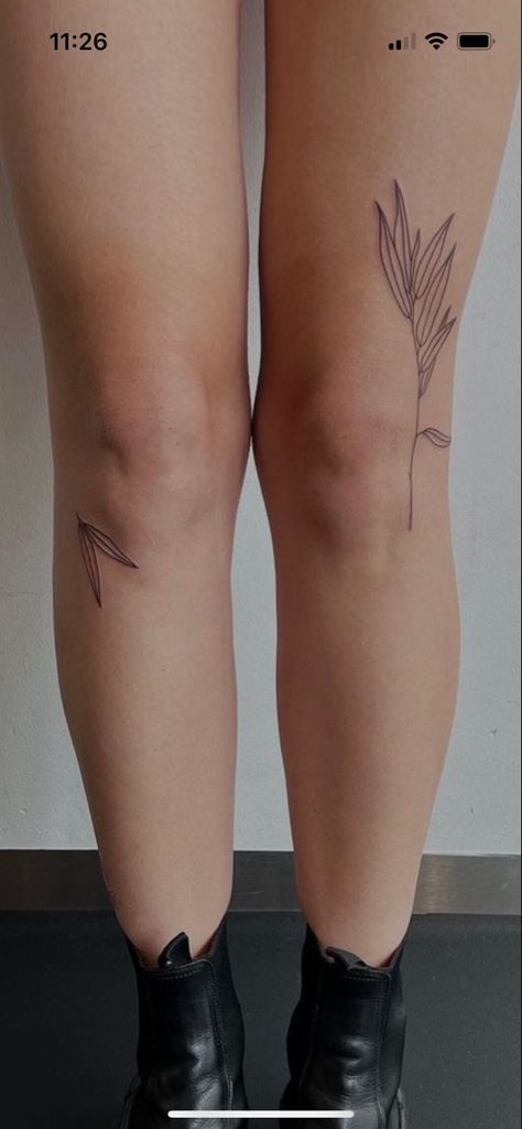 Minimal Tattoo 
Knee Tattoo Leg Tattoo Women Minimalist, Minimalist Knee Tattoos Women, Leg Tattoo Women Small, Plants Around Knee Tattoo, Women Leg Tattoo Placement, Beside The Knee Tattoo, Small Leg Tattoos Women Above Knee, Knee Outline Tattoo, Minimal Leg Tattoos Women