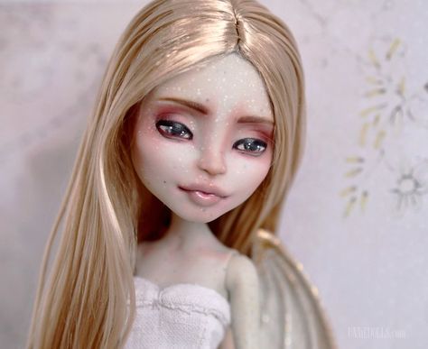 OOAK Rochelle Goyle | Angelica - OOAK Rochelle Goyle Monster… | Flickr Goyle Monster High, Doll Customizing, Mini Barbie, Dolls Repaint, Rochelle Goyle, Monster High Custom Doll, Repainted Dolls, Dolls Custom, Custom Monster High Dolls