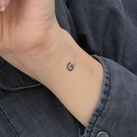 Ashley Benson Initial Wrist Tattoo | Steal Her Style Small Letter Tattoos, Letter Tattoos, Tattoos On Wrist, Small Letter, Ashley Benson, Wrist Tattoo, Small Tattoo, Tattoos, Wrist Tattoos