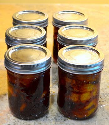 Canning Italian Plums, Preserving Italian Plums, What To Do With Italian Plums, Preserving Fruit, Canned Plums, Preserving Vegetables, Preserving Recipes, Plum Recipes, Fruit Preserves