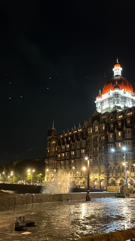 Trident Hotel Mumbai Snap, Mumbai Monsoon Snap, Mumbai Aesthetic Night, Drive Instagram Story, Delhi Tourism, Nature Tourism, Marine Drive, City Life Photography, New York City Vacation